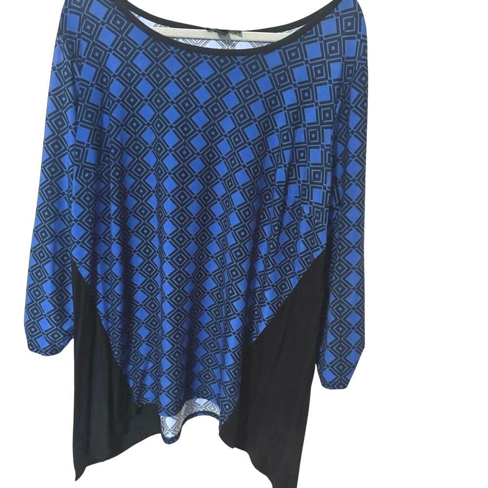 AGB Geometric Black and Blue Flowy 3/4 Sleeve Shirt Plus 2x Asymmetrical Hem